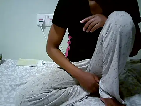 Snapshot of lupita_0 chatting on 10-20-25, 08:04 lupita 0 online show from 10-20-25, 08:04