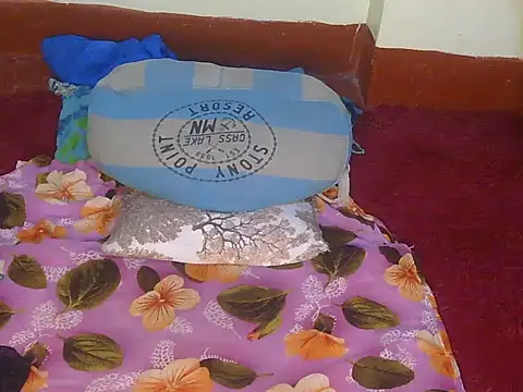 Snapshot of Pretty_hazel chatting on 02-24-26, 08:34 Pretty hazel online show from 02-24-26, 08:34