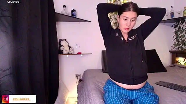 Snapshot of kisstarxxx chatting on 05-20-26, 05:13 kisstarxxx online show from 05-20-26, 05:13