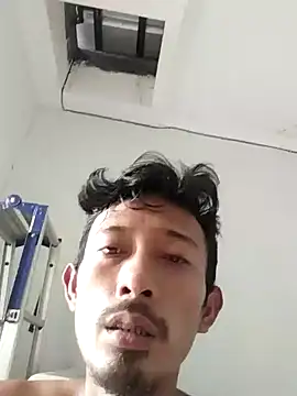 Snapshot of Dwirosebig chatting on 12-01-25, 02:27 Dwirosebig online show from 12-01-25, 02:27