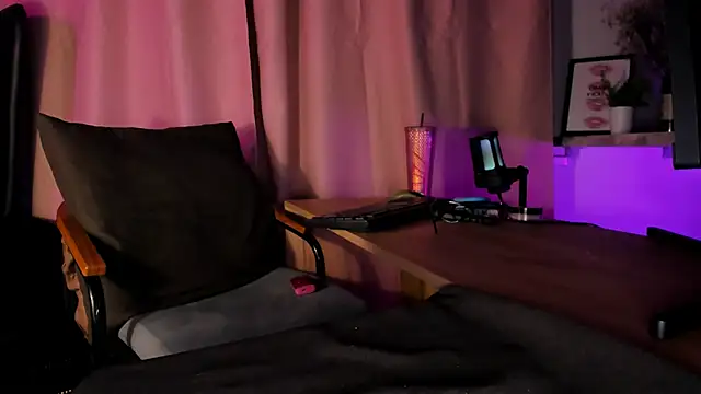 Snapshot of DorothyGilbert1 chatting on 03-21-25, 04:18 DorothyGilbert1 online show from 03-21-25, 04:18