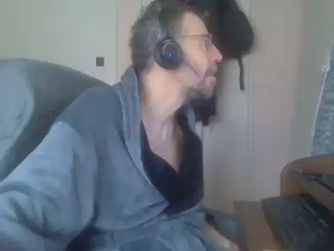 ptitcanard60600 online show from 02-06-25, 01:21