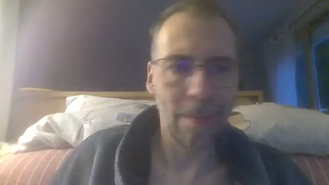 ptitcanard60600 online show from 10-04-25, 05:33