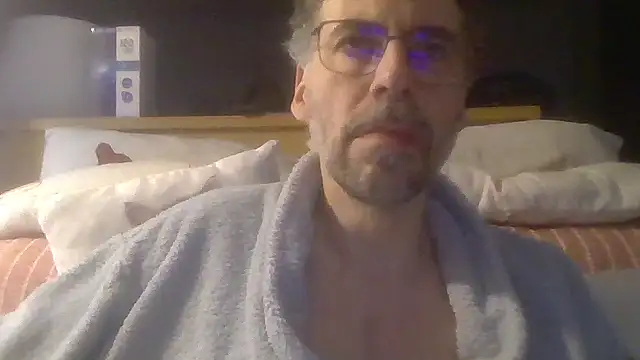 ptitcanard60600 online show from 11-30-25, 10:47