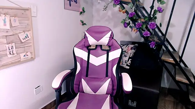 samantha baby  online show from 04-12-26, 04:56