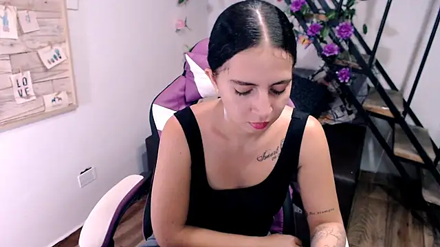 samantha baby  online show from 04-14-26, 07:09