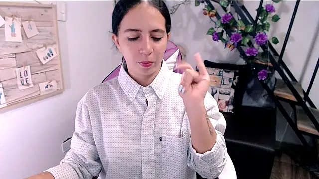 Snapshot of samantha_baby_ chatting on 06-11-26, 05:33 samantha baby online show from 06-11-26, 05:33