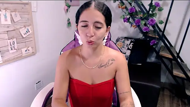 Snapshot of samantha_baby_ chatting on 06-19-26, 05:39 samantha baby online show from 06-19-26, 05:39