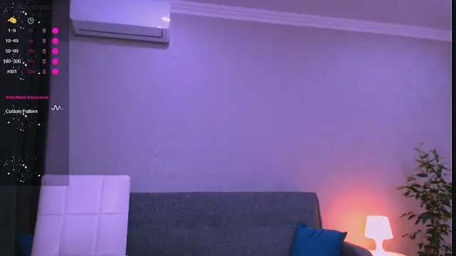 Snapshot of LesleySweet chatting on 12-04-25, 04:05 LesleySweet online show from 12-04-25, 04:05