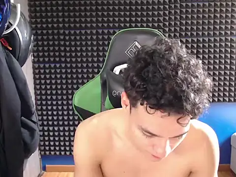 Snapshot of Curly_Angel24 chatting on 01-10-26, 04:09 Curly Angel24 online show from 01-10-26, 04:09