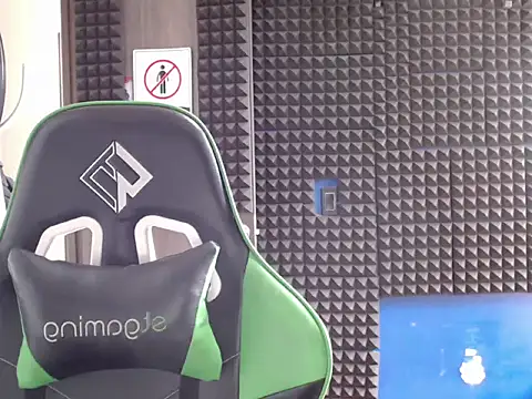 Snapshot of Curly_Angel24 chatting on 02-18-26, 03:08 Curly Angel24 online show from 02-18-26, 03:08