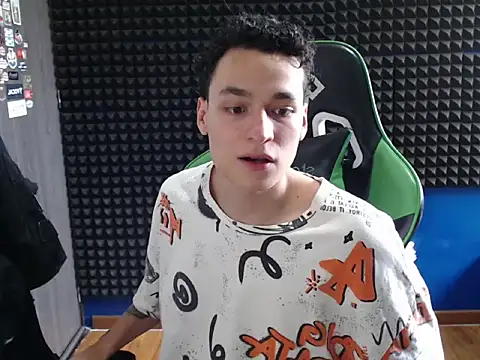 Snapshot of Curly_Angel24 chatting on 03-01-26, 07:49 Curly Angel24 online show from 03-01-26, 07:49