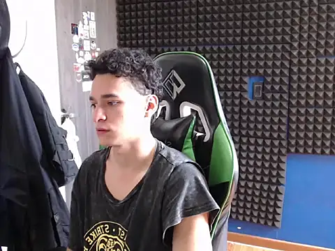 Snapshot of Curly_Angel24 chatting on 03-02-26, 02:57 Curly Angel24 online show from 03-02-26, 02:57