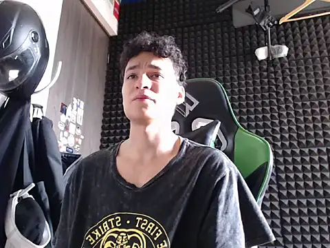 Snapshot of Curly_Angel24 chatting on 03-03-26, 03:07 Curly Angel24 online show from 03-03-26, 03:07