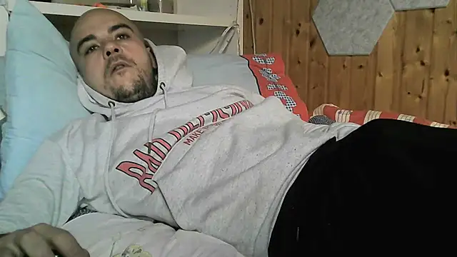 Snapshot of ItalianVinDiesel chatting on 11-10-25, 09:08 ItalianVinDiesel online show from 11-10-25, 09:08