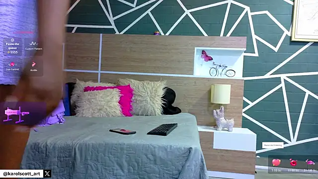 KAROL-SCOTT online show from 11-21-25, 07:45