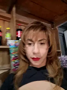 Snapshot of Evehampy chatting on 05-15-26, 07:43 Evehampy online show from 05-15-26, 07:43