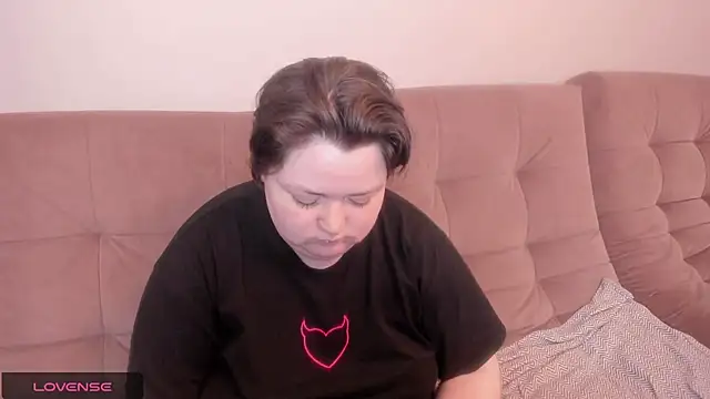 ihaveasecret  online show from 02-02-25, 08:19