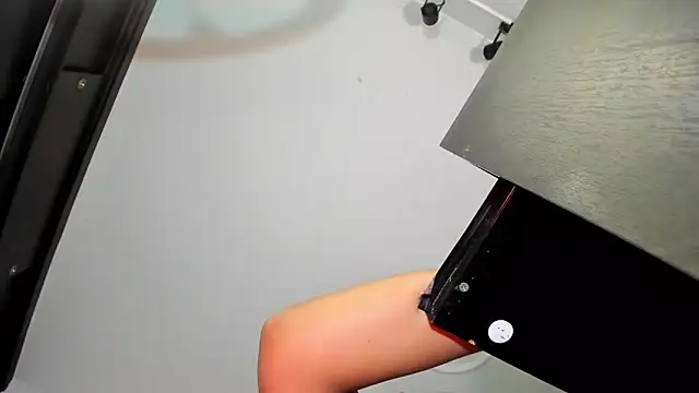 Snapshot of Apotheosis01 chatting on 02-05-26, 11:37 Apotheosis01 online show from 02-05-26, 11:37