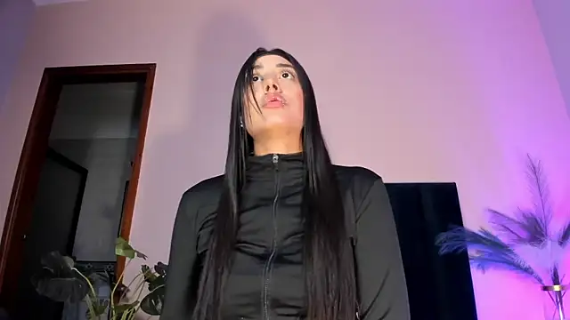 NoraDasilva online show from 04-08-26, 12:54