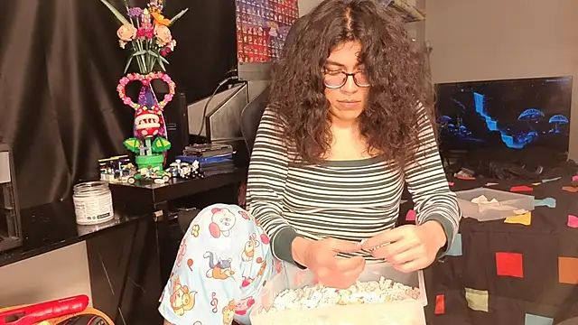 Snapshot of ShinyCherub chatting on 02-11-25, 12:37 ShinyCherub online show from 02-11-25, 12:37