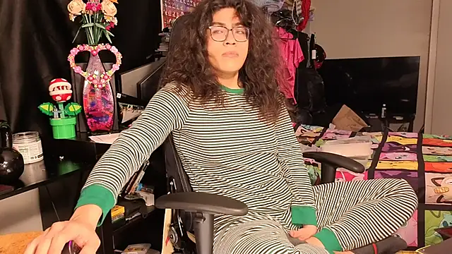 Snapshot of ShinyCherub chatting on 02-17-25, 05:25 ShinyCherub online show from 02-17-25, 05:25