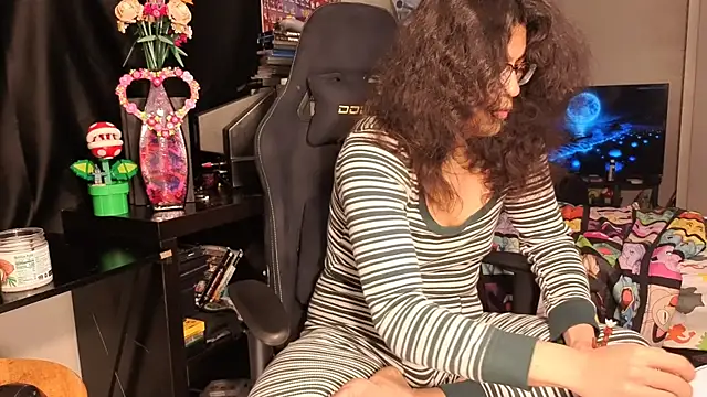 Snapshot of ShinyCherub chatting on 02-18-25, 09:54 ShinyCherub online show from 02-18-25, 09:54