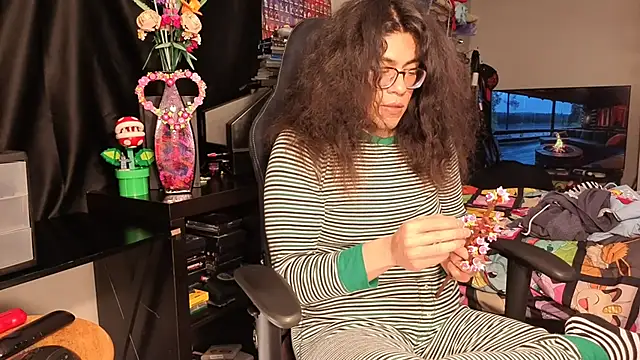 Snapshot of ShinyCherub chatting on 02-20-25, 12:25 ShinyCherub online show from 02-20-25, 12:25