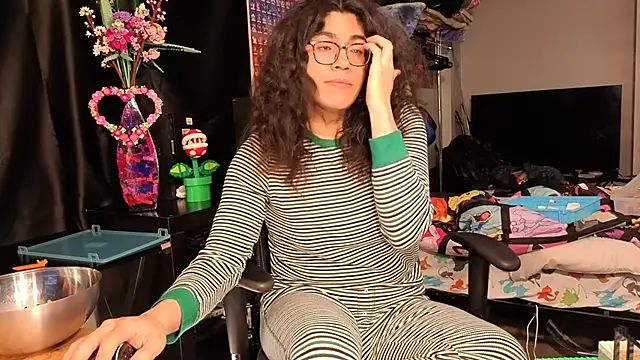 Snapshot of ShinyCherub chatting on 03-06-25, 10:36 ShinyCherub online show from 03-06-25, 10:36