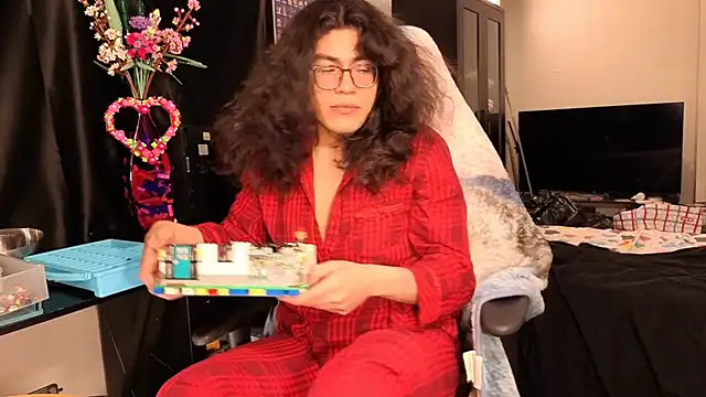 Snapshot of ShinyCherub chatting on 03-11-25, 10:07 ShinyCherub online show from 03-11-25, 10:07