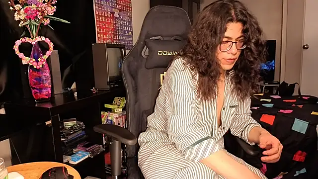 Snapshot of ShinyCherub chatting on 03-18-25, 01:00 ShinyCherub online show from 03-18-25, 01:00