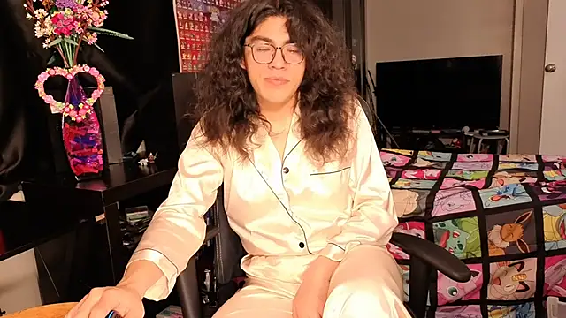 Snapshot of ShinyCherub chatting on 03-19-25, 05:19 ShinyCherub online show from 03-19-25, 05:19