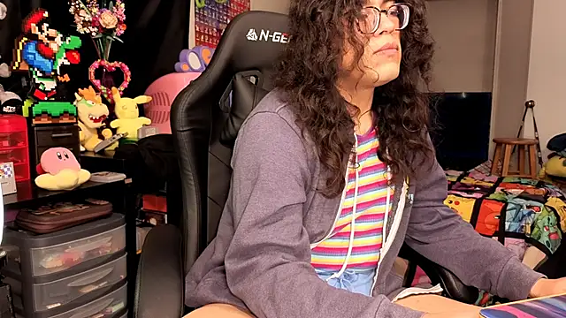 Snapshot of ShinyCherub chatting on 09-22-25, 04:42 ShinyCherub online show from 09-22-25, 04:42