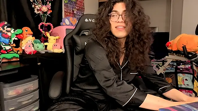 Snapshot of ShinyCherub chatting on 09-23-25, 04:32 ShinyCherub online show from 09-23-25, 04:32