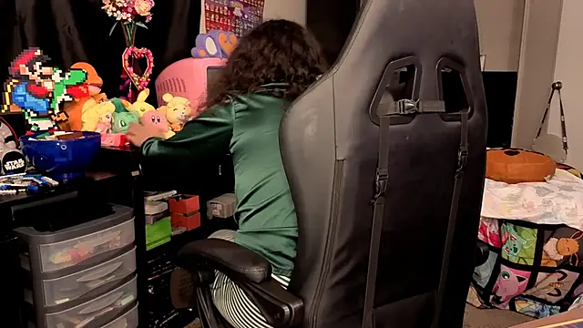 Snapshot of ShinyCherub chatting on 09-28-25, 06:02 ShinyCherub online show from 09-28-25, 06:02