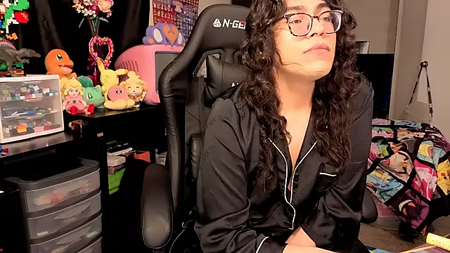 Snapshot of ShinyCherub chatting on 09-30-25, 01:54 ShinyCherub online show from 09-30-25, 01:54