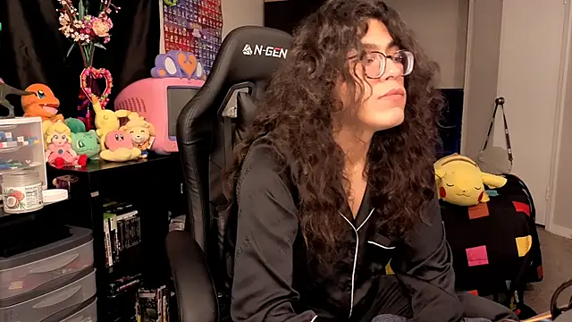 Snapshot of ShinyCherub chatting on 10-01-25, 02:12 ShinyCherub online show from 10-01-25, 02:12