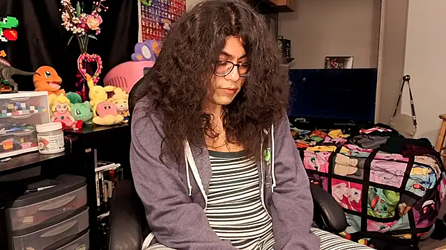 Snapshot of ShinyCherub chatting on 10-04-25, 05:38 ShinyCherub online show from 10-04-25, 05:38