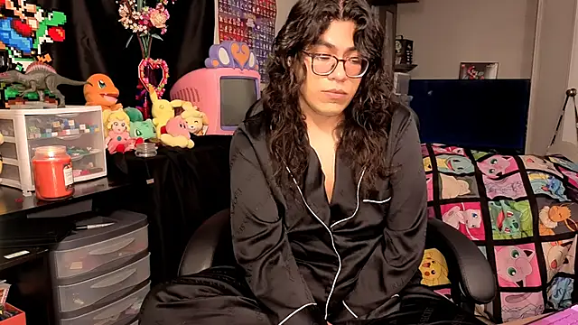 Snapshot of ShinyCherub chatting on 10-06-25, 05:43 ShinyCherub online show from 10-06-25, 05:43