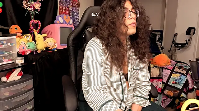 Snapshot of ShinyCherub chatting on 10-16-25, 05:58 ShinyCherub online show from 10-16-25, 05:58