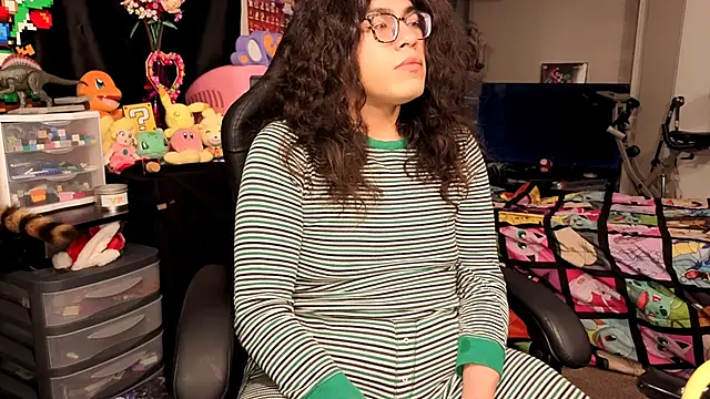 Snapshot of ShinyCherub chatting on 10-18-25, 02:25 ShinyCherub online show from 10-18-25, 02:25