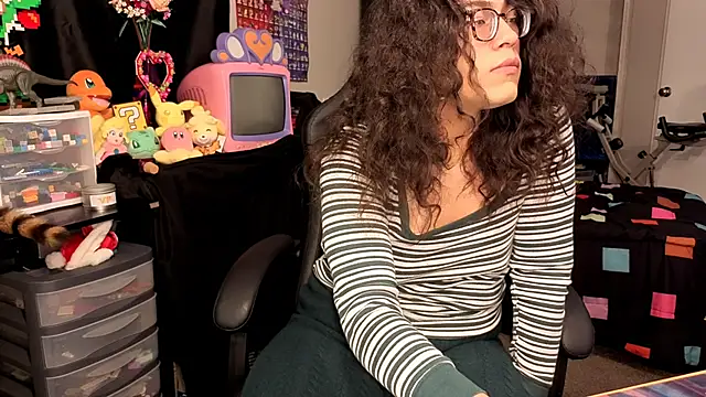 Snapshot of ShinyCherub chatting on 10-20-25, 10:38 ShinyCherub online show from 10-20-25, 10:38