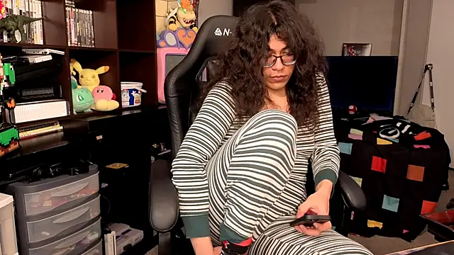 Snapshot of ShinyCherub chatting on 11-07-25, 01:16 ShinyCherub online show from 11-07-25, 01:16