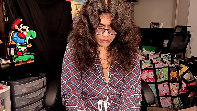 Snapshot of ShinyCherub chatting on 11-18-25, 01:55 ShinyCherub online show from 11-18-25, 01:55