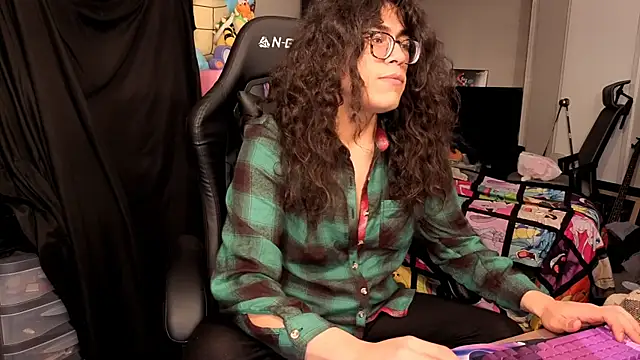 Snapshot of ShinyCherub chatting on 11-24-25, 11:26 ShinyCherub online show from 11-24-25, 11:26