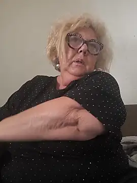 Snapshot of Merilulla chatting on 05-14-26, 01:51 Merilulla online show from 05-14-26, 01:51