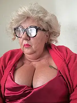 Snapshot of Merilulla chatting on 05-19-26, 01:50 Merilulla online show from 05-19-26, 01:50