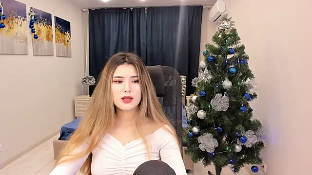 Snapshot of AnneTLi chatting on 12-30-24, 03:36 AnneTLi online show from 12-30-24, 03:36