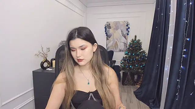 AnneTLi online show from 12-21-25, 03:35