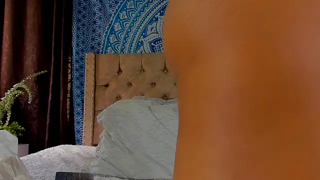 KeryHillson online show from 12-22-24, 01:22